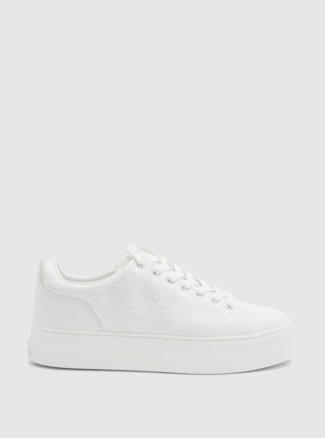 White Logo Giaa Low-Top Sneakers Guess